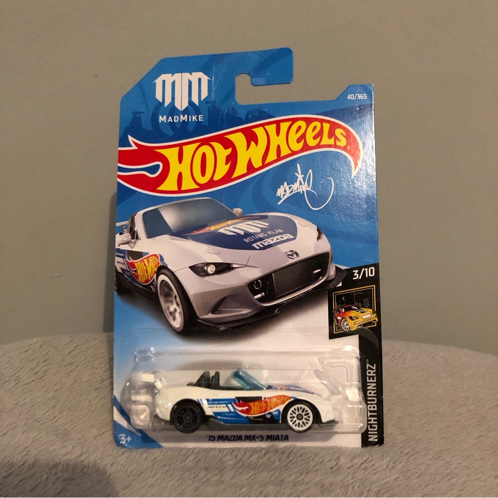 Hot Wheels MadMike ‘15 Mazda MX-5 Miata